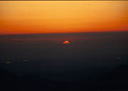 䗈}(1)