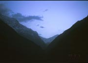 谷の朝の光景